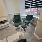 Excellent Central - Close To City Centre Location!