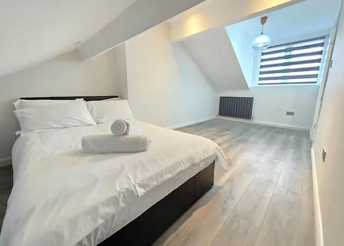 Excellent Central - Close To City Centre Location!