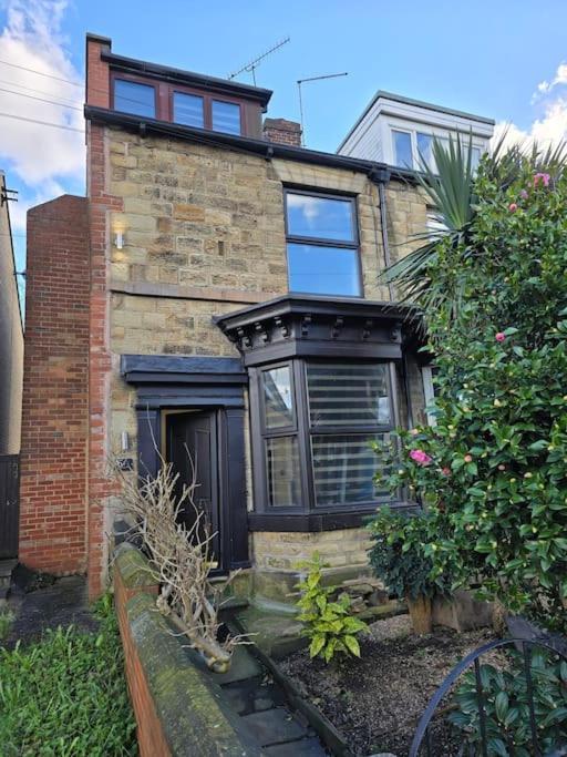 Excellent - Close To Centre Location!